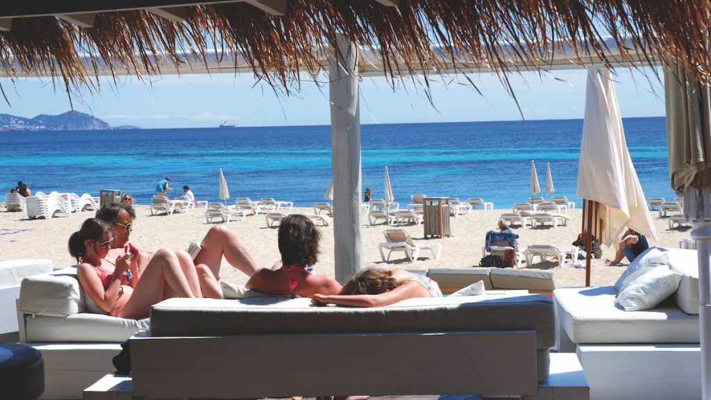 BEACH-CLUB - Platja den Bossa