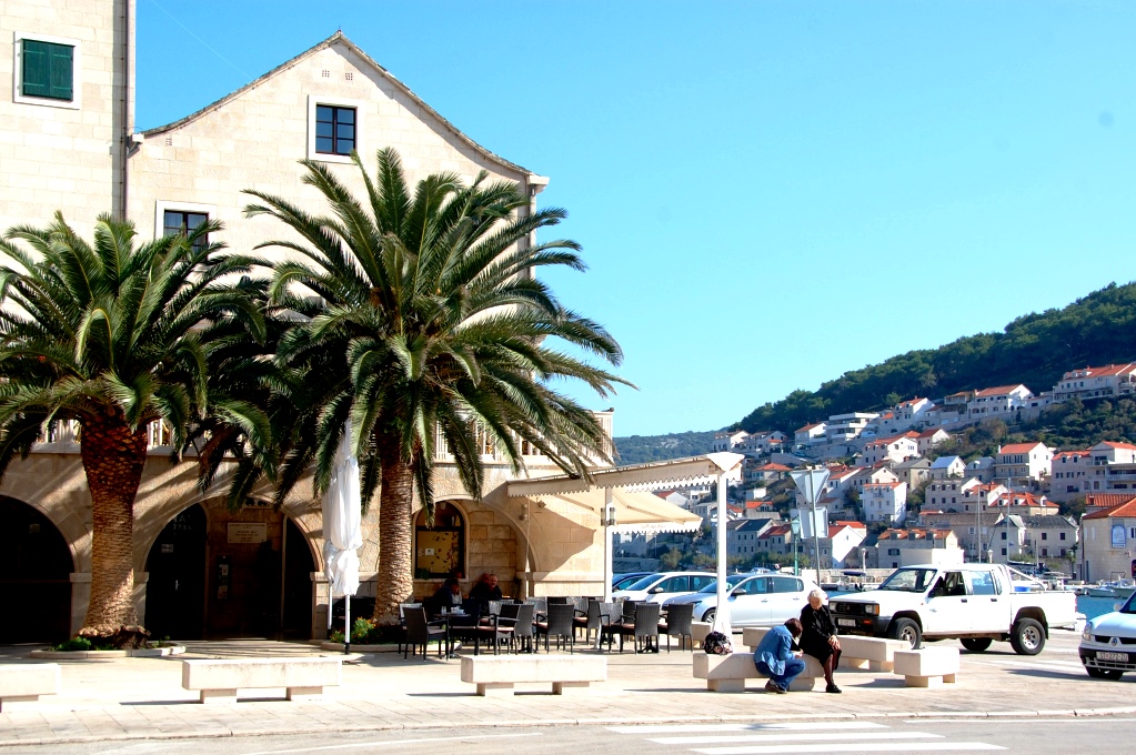 Sevärdheter på Brac i Kroatien. Pucisca är en mysig liten by