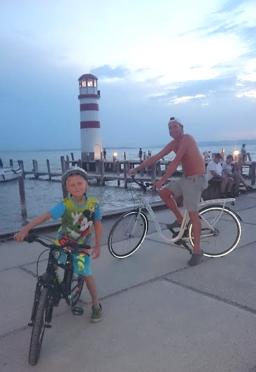Mysig cykeltur ut till Fyren, denna kväll 30 grader och varma vindar.