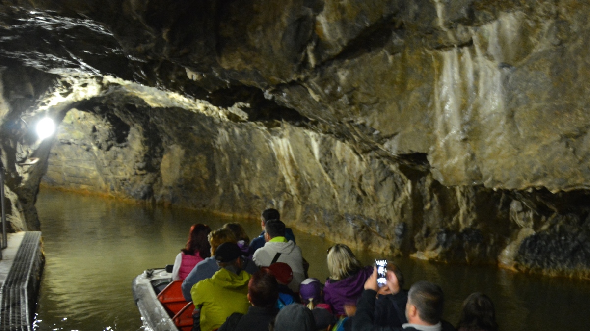 Grotta båttur