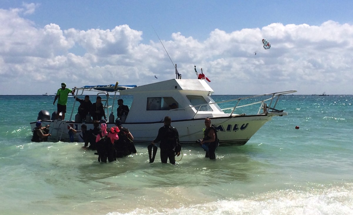 Dykbåt vid Playa del Carmen