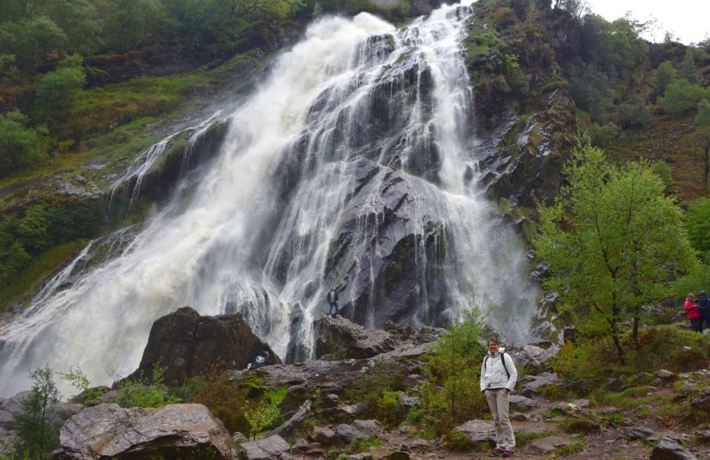Helena vid vattenfallet Powerscourt