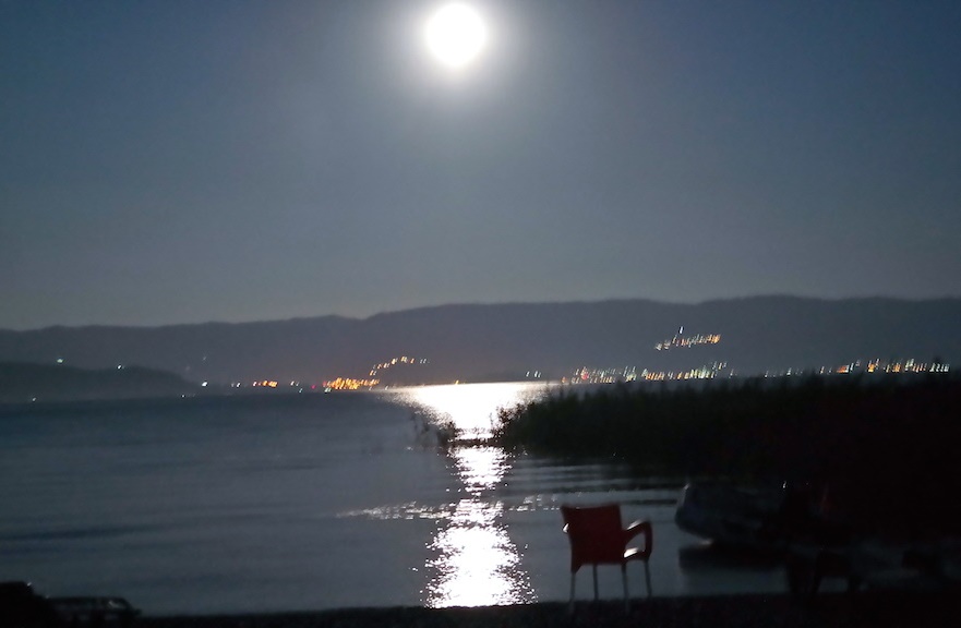 Månen över Ohridsjön igår kväll