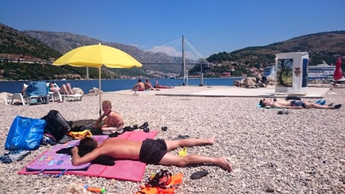 Strand och bro