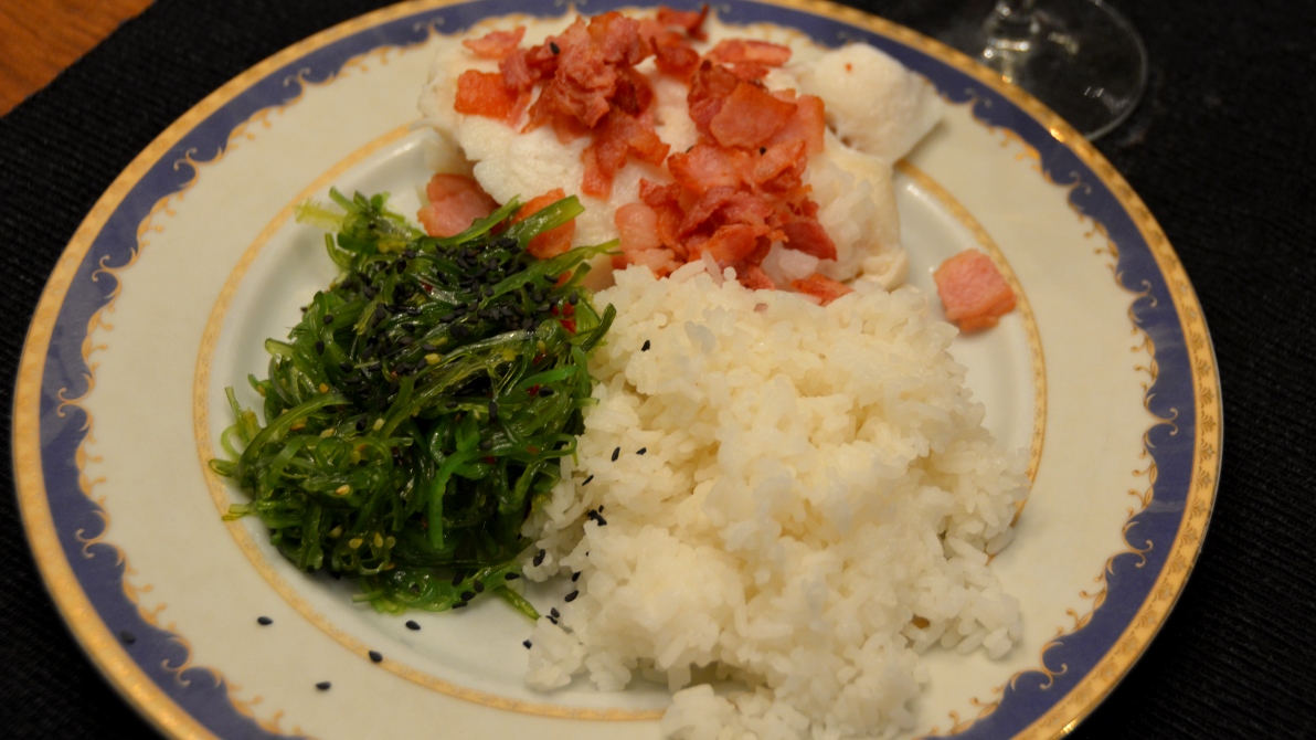 Torsk med ris, bacon och sjögrässallad