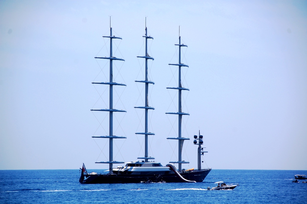 Lyxyacht med rutschkana i Taormina - varför inte?