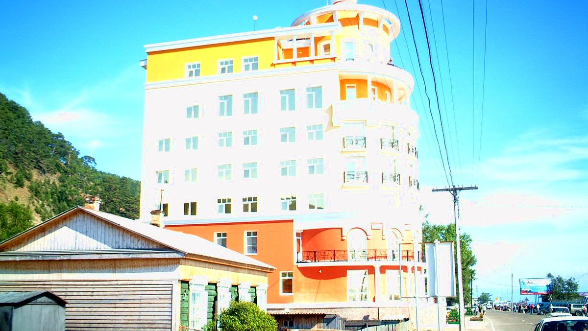 Hotell i Listvyanka vid Bajkalsjön, världens djupaste sjö