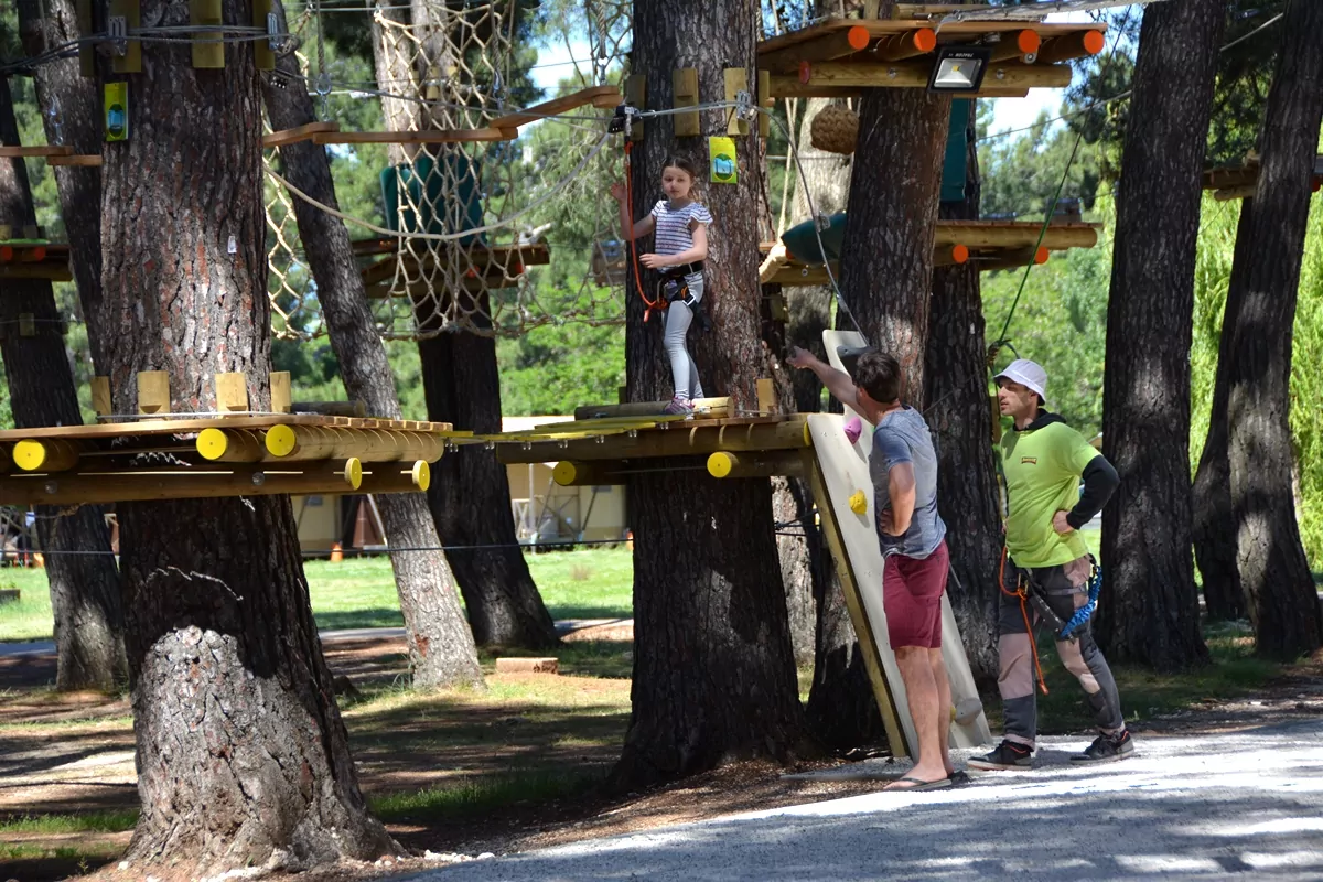 Adrenalina park på Bi-Village, Fažana i Kroatien