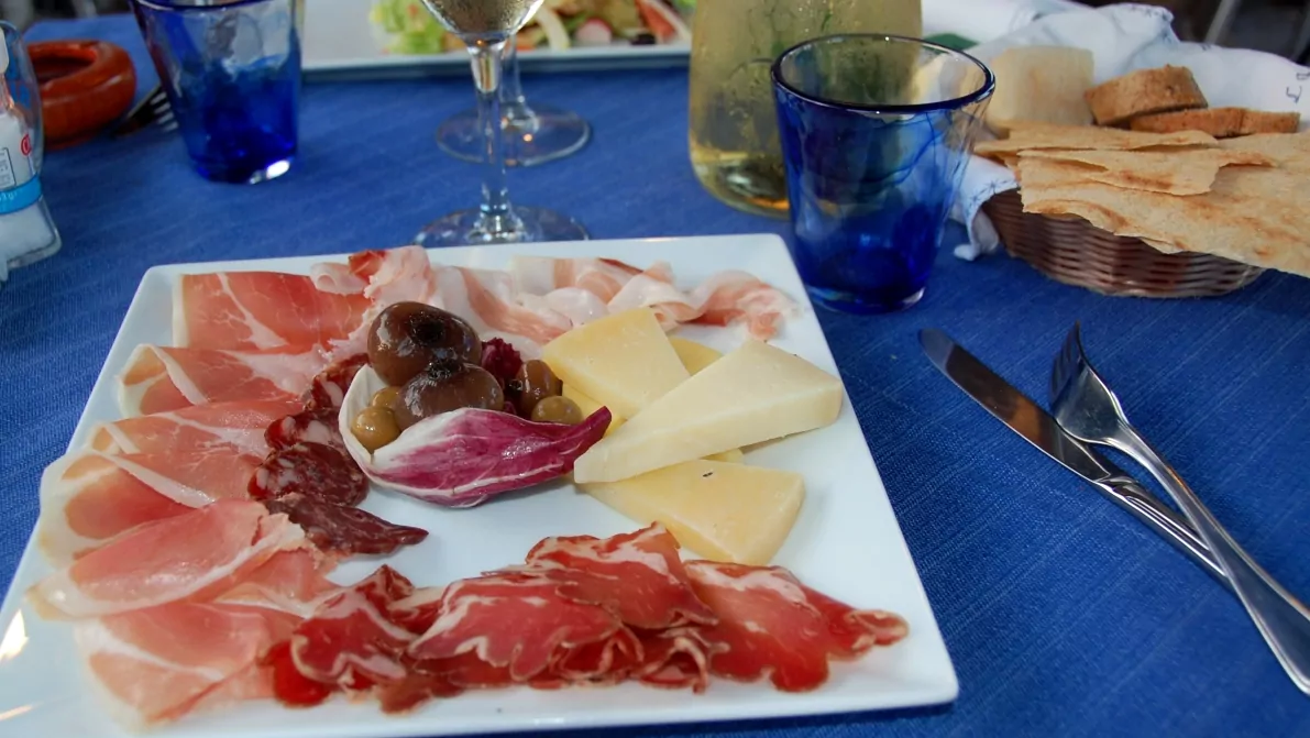 Antipasto - förrätt i Italien