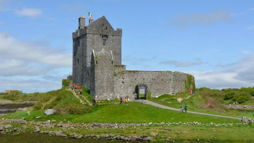 Dunguiare Castle