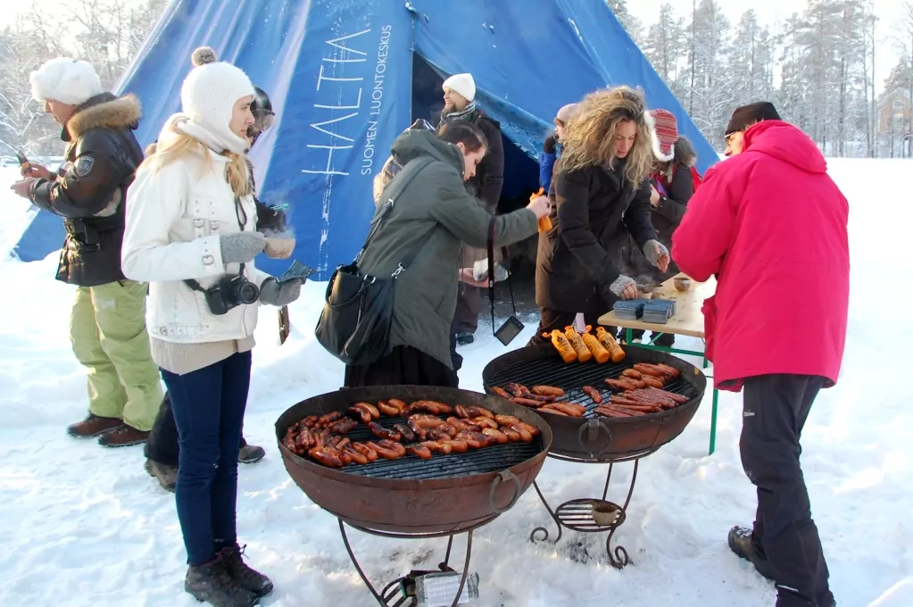 Grillad korv sitter fint när det är 25 minusgrader ute