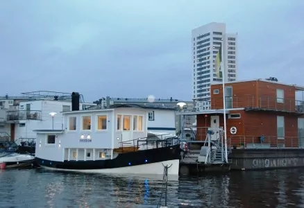 Husbåten