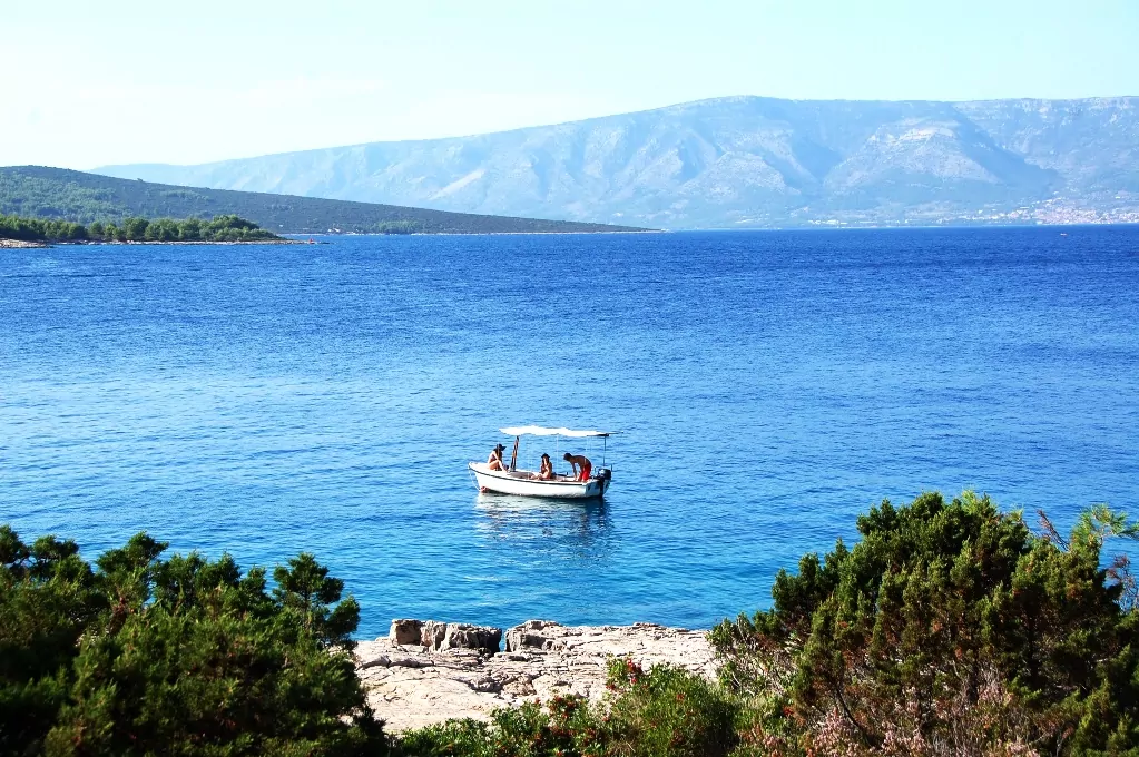 Utsikten från ön Hvar, Kroatien