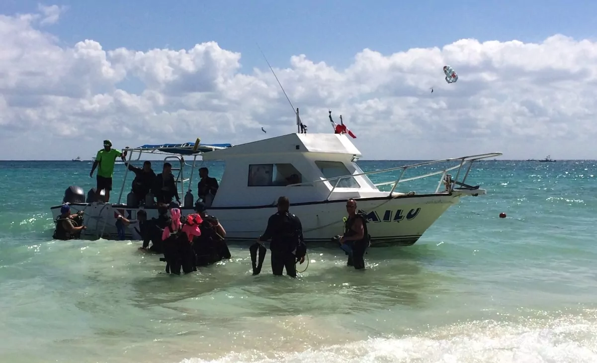 Dykbåt vid Playa del Carmen