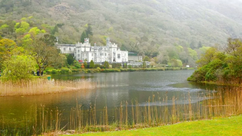 Klostret Kylemore Abbey i Irland