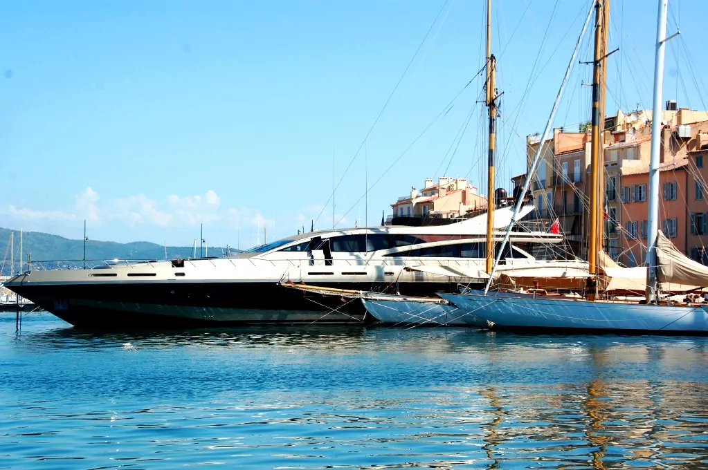 Lyxyacht i St Tropez