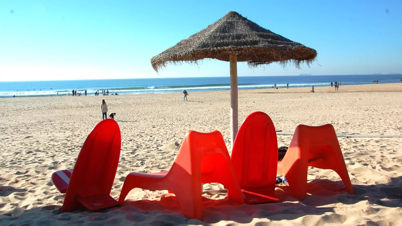 Fin strand i Carcavelos, Portugal