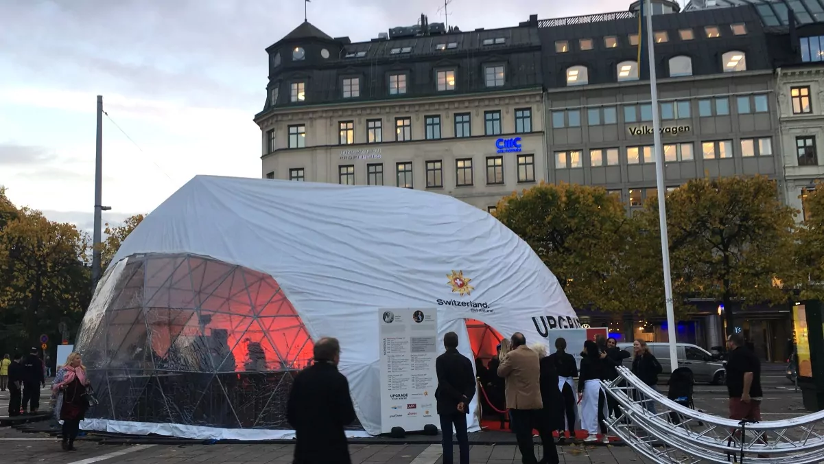 Schweizisk igloo på Norrmalmstorg