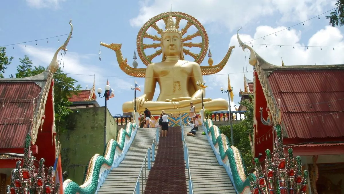 Stopp vid en känd Buddha-staty