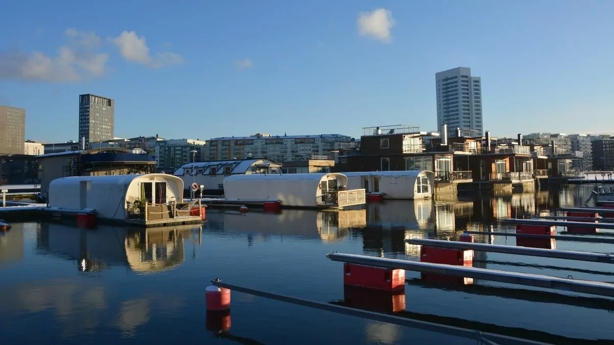 Bland husbåtarna i pampas marina - villa voyager