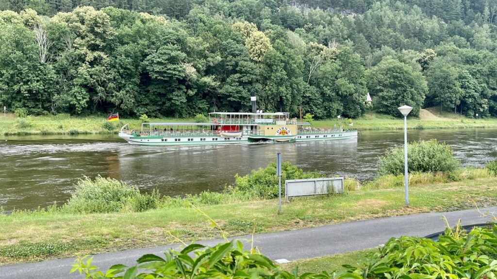 Båt på floden Elbe