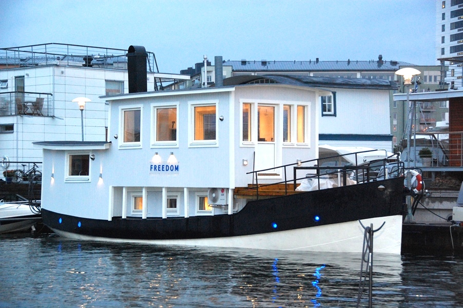 The houseboat in summer 2014