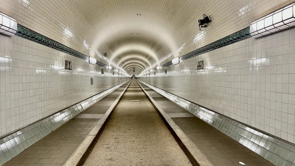 Att göra i Hamburg - Elbe-tunneln