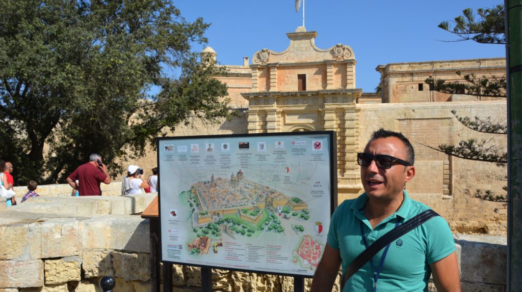 Vår guide Clive Cortis från Malta Private Guide