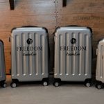 Nya resväskor med personligt tryck