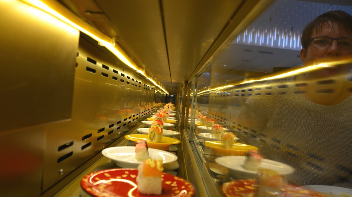 Sushi Pa Rullband I Mall Of Scandinavia Freedomtravel
