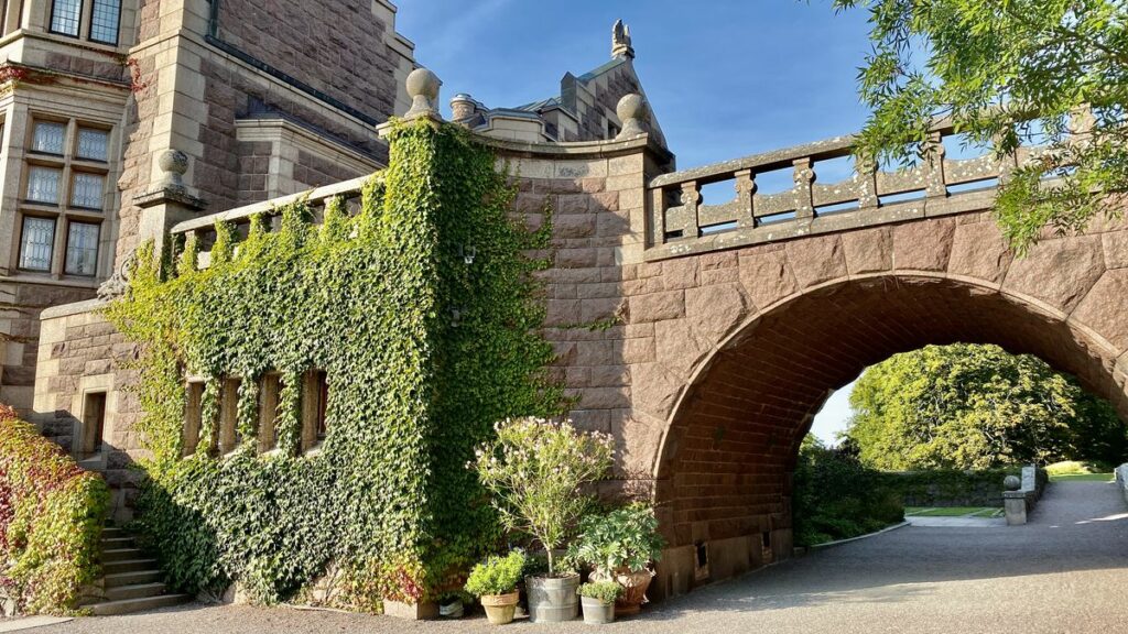 Att besöka Tjolöholms slott