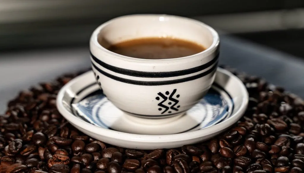 Kaffe i liten kopp