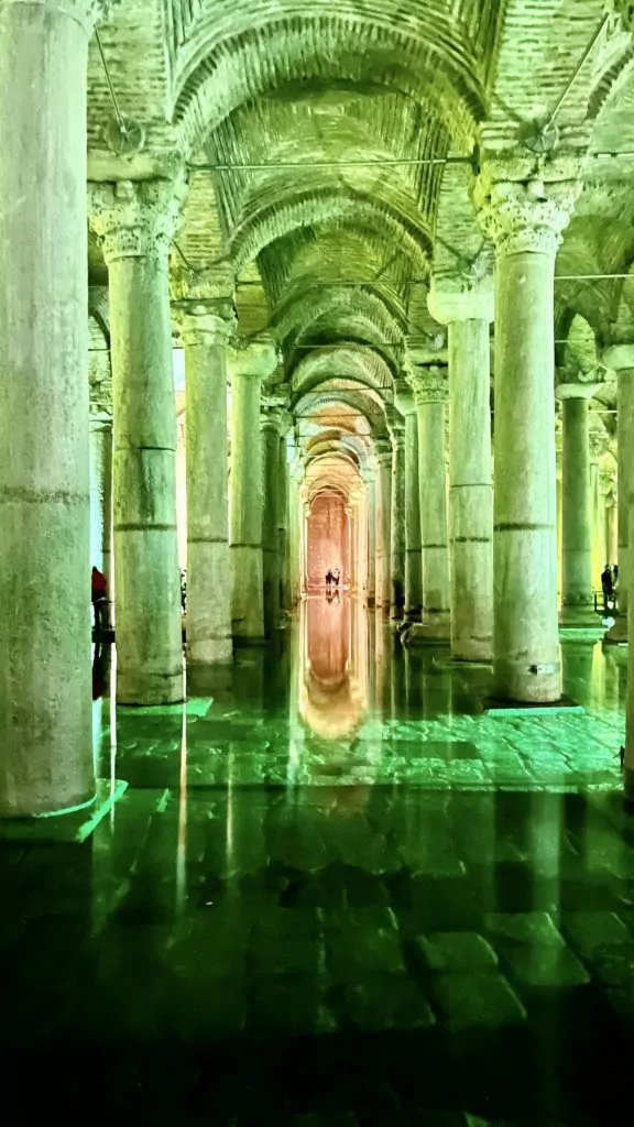Yerebatan Cisterns - det sjunkna palatset - Basilikacisternen