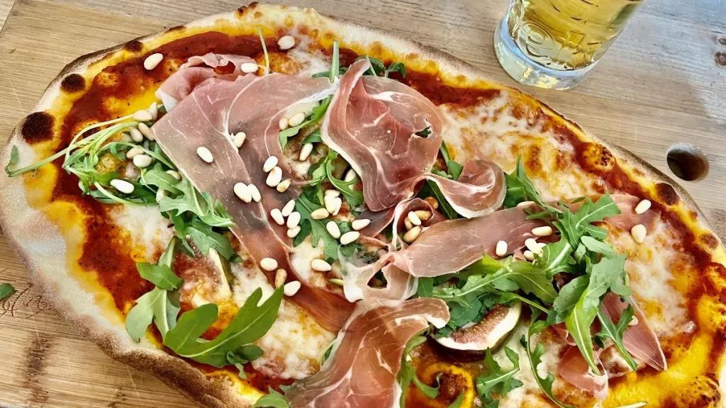 Gourmetpizza på Tintå