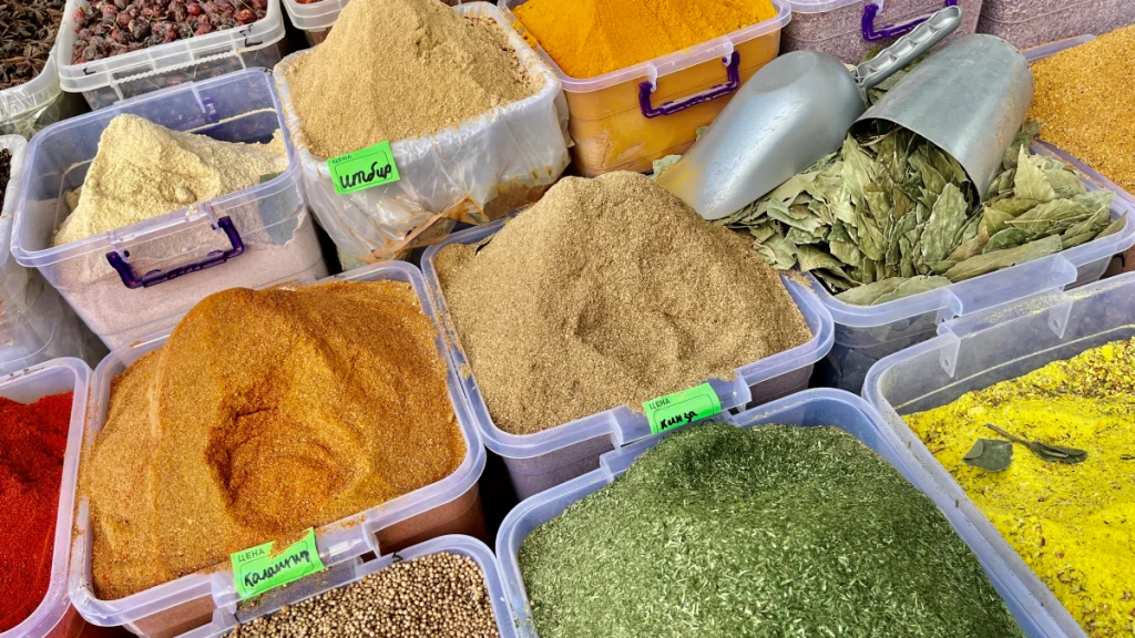 Kryddor på marknad