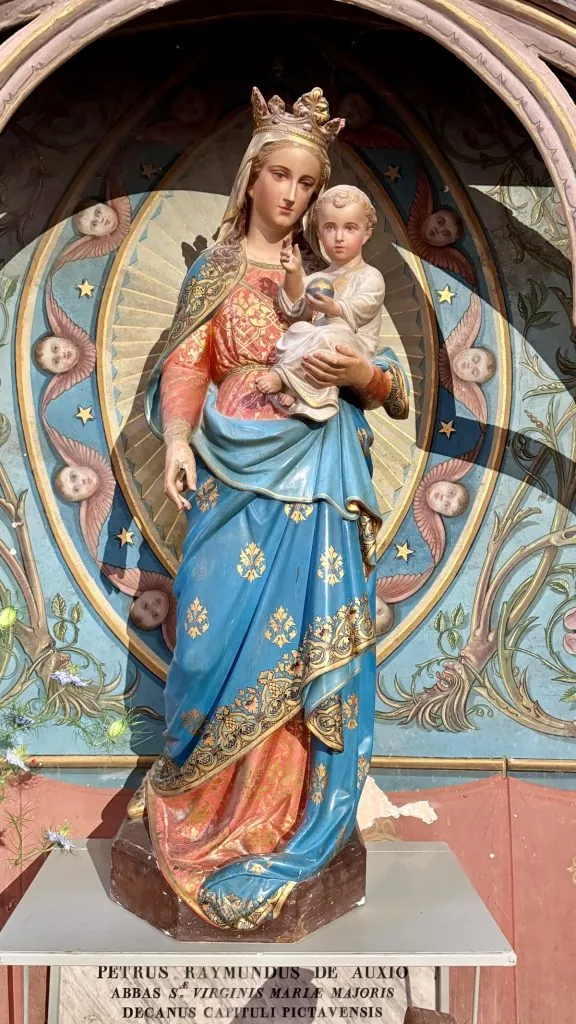 Staty i kyrka