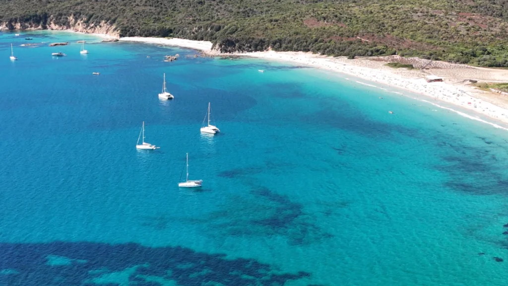 Plage de Cupabia på Korsika - FREEDOMtravel resemagasin