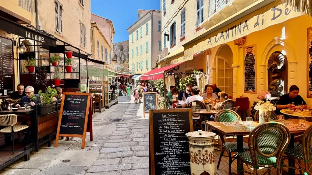 Att göra i Calvi på Korsika - resemagasinet FREEDOMtravel