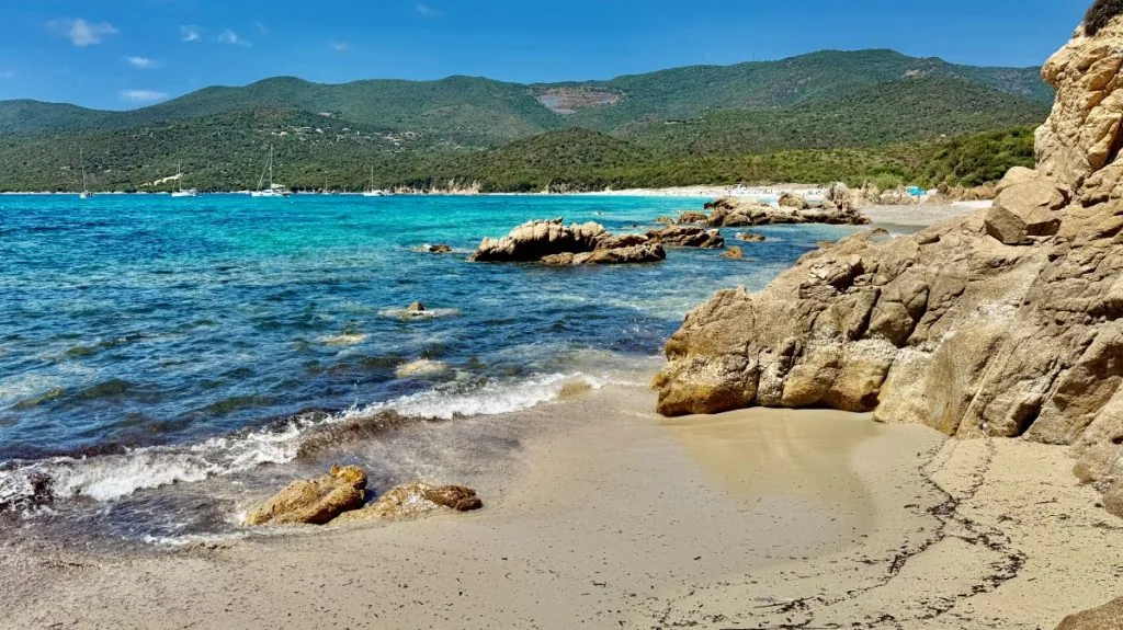 Plage de Cupabia på Korsika - FREEDOMtravel resemagasin