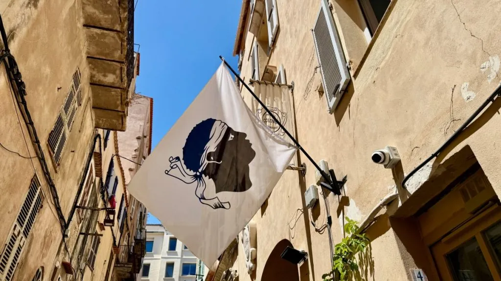Korsikas flagga