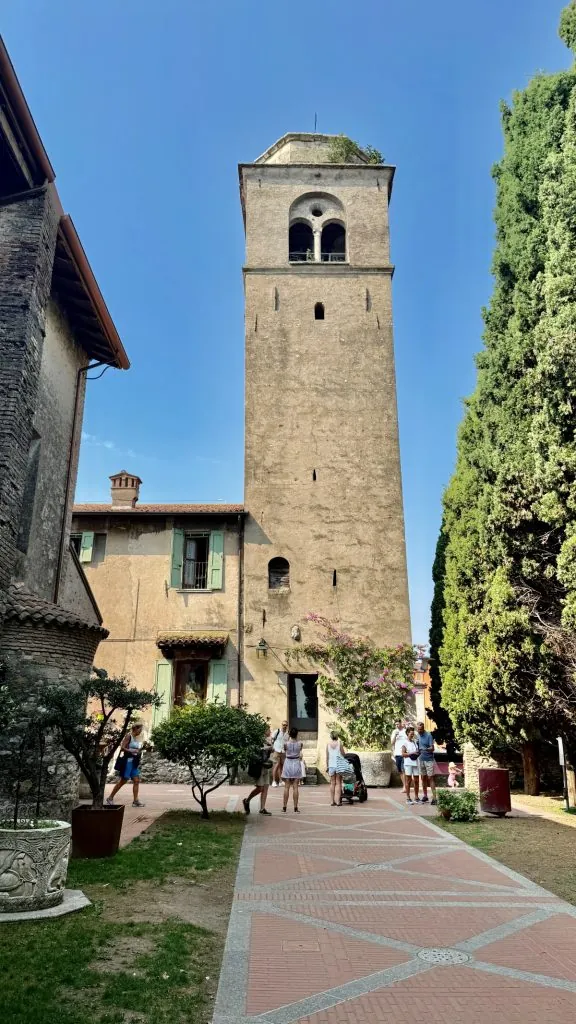 Santa Maria della Nueve