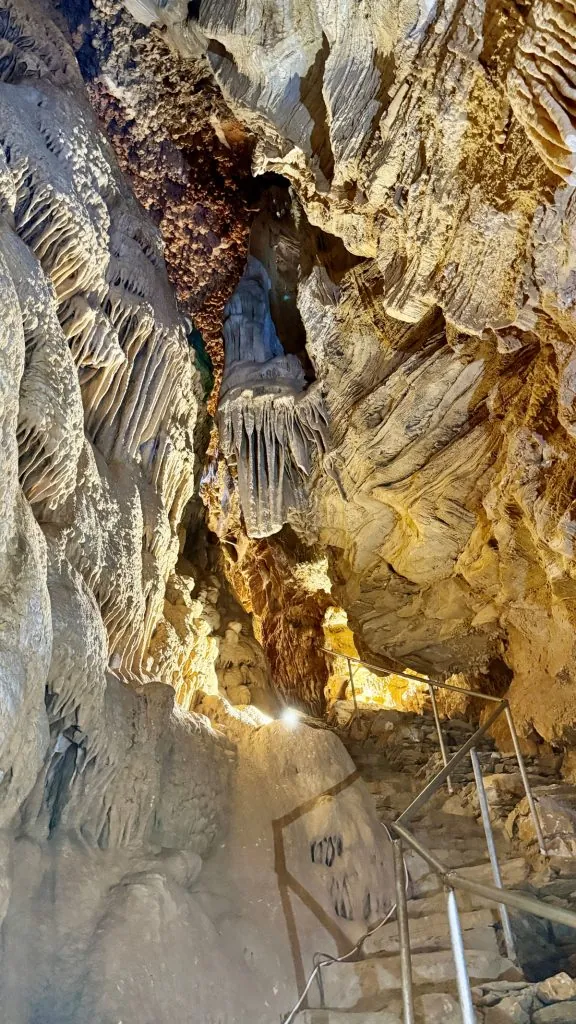 Foros grotta