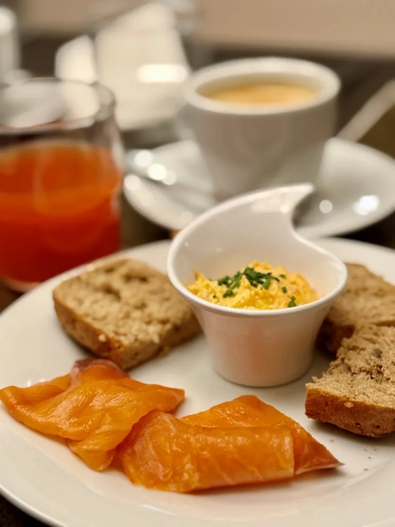 Hotellfrukost