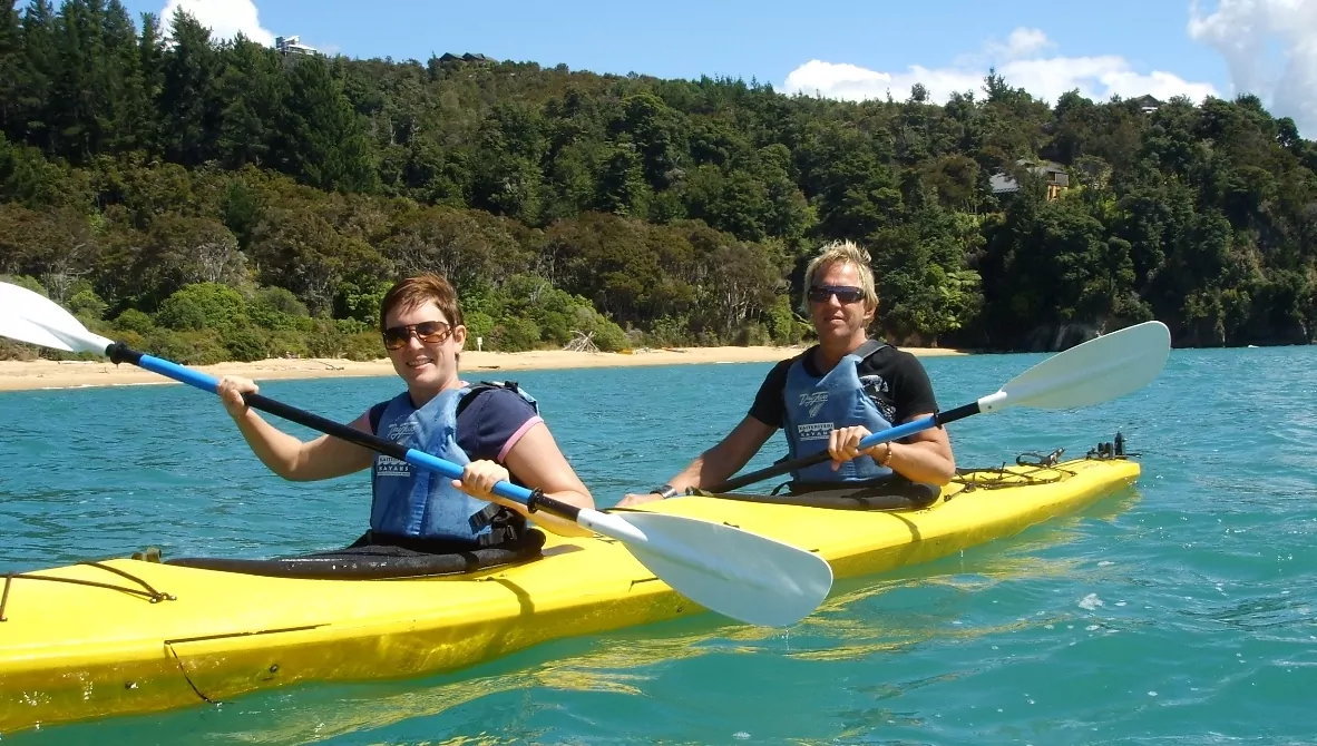 Kanottur i Abel Tasman Nya Zeeland - semester i oceanien