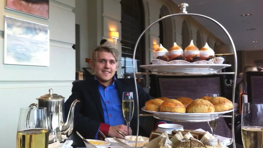 Afternoon tea Grand hotel