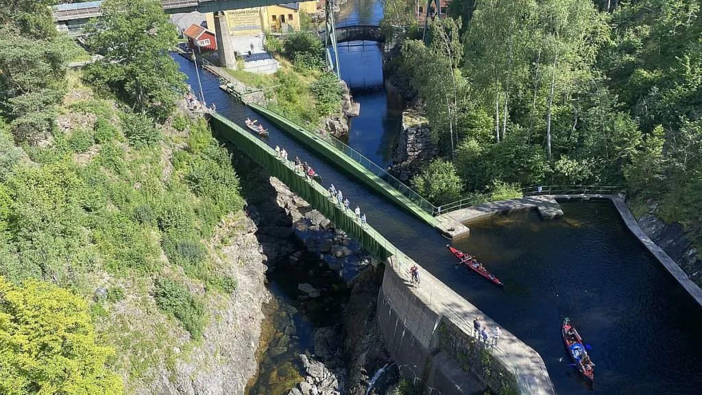 Akvedukten i Håverud sedd uppifrån