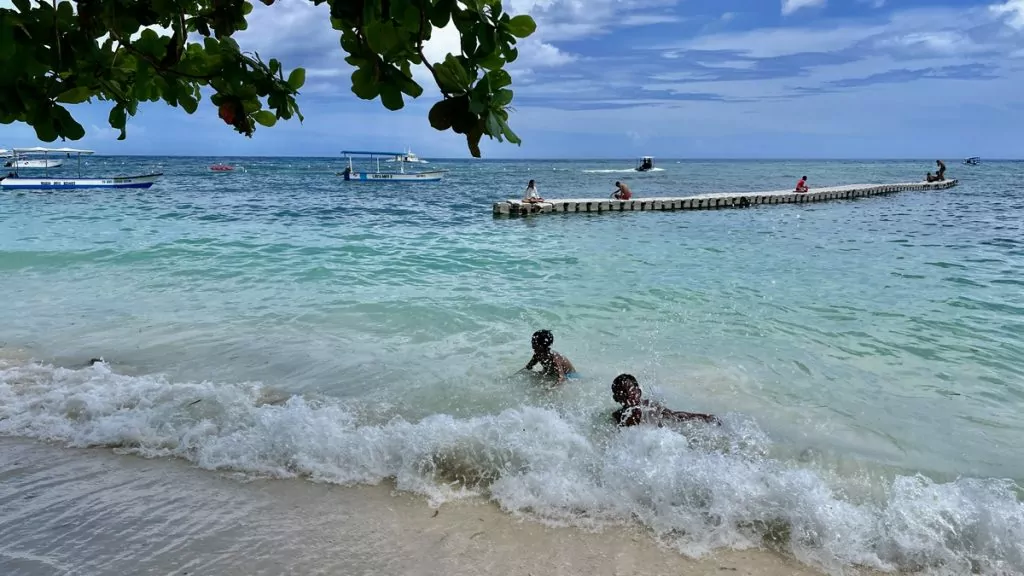 Att göra på Panglao i Filippinerna - Alona beach