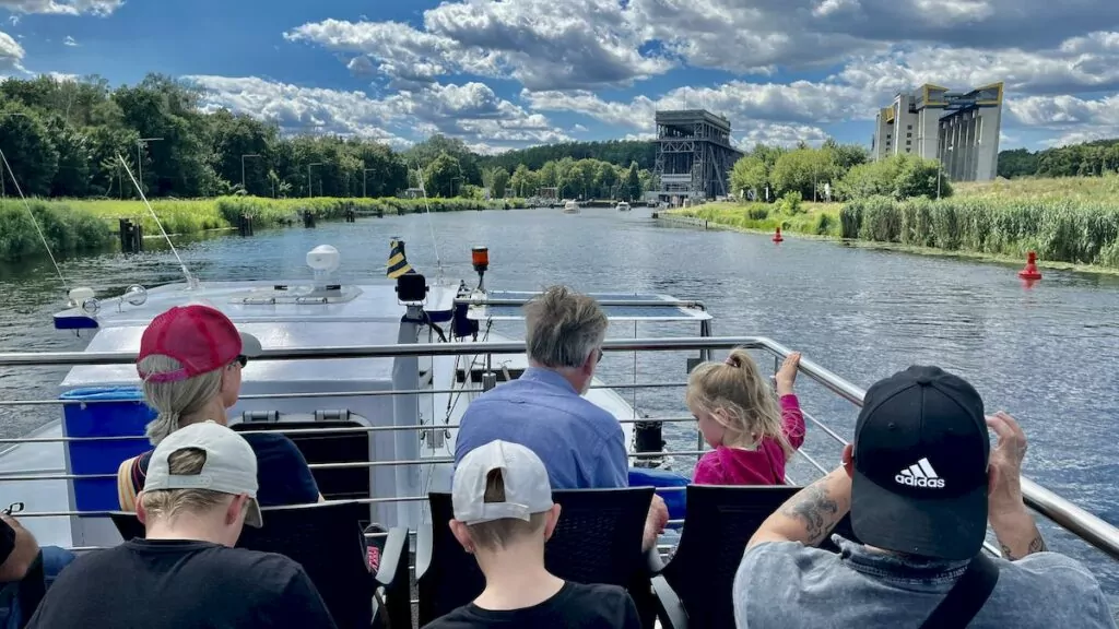 Båttur på väg mot lyftverket