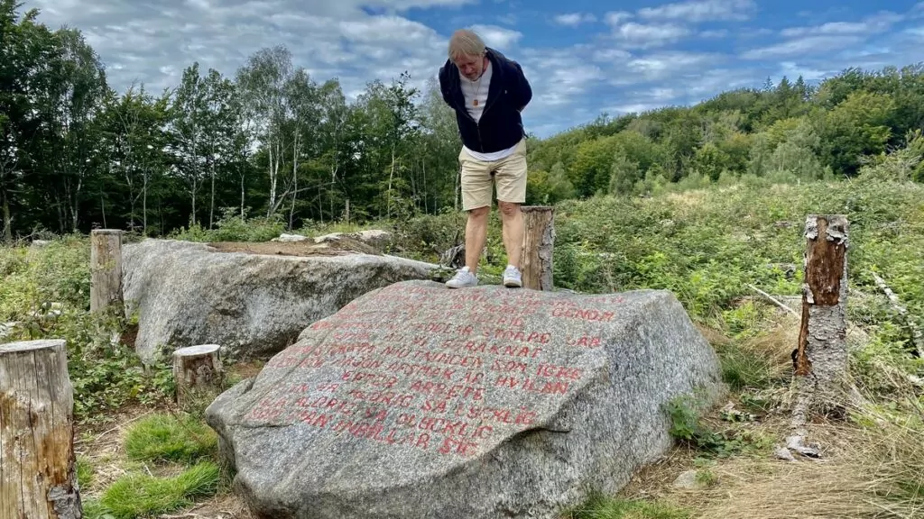 Annorlunda sevärdheter i Sverige - Bexells talande stenar