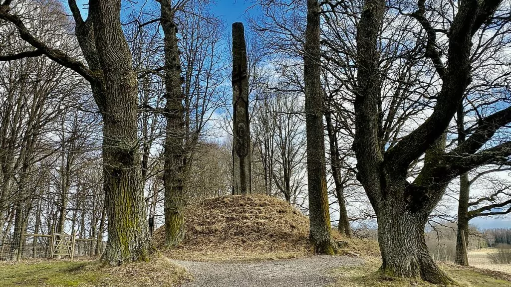 Boo slott obelisk